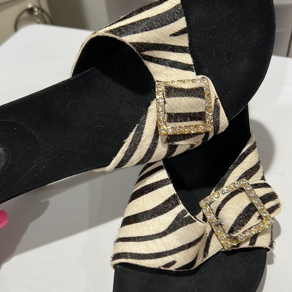 Black bone stripes slip on soft Swede Sandal